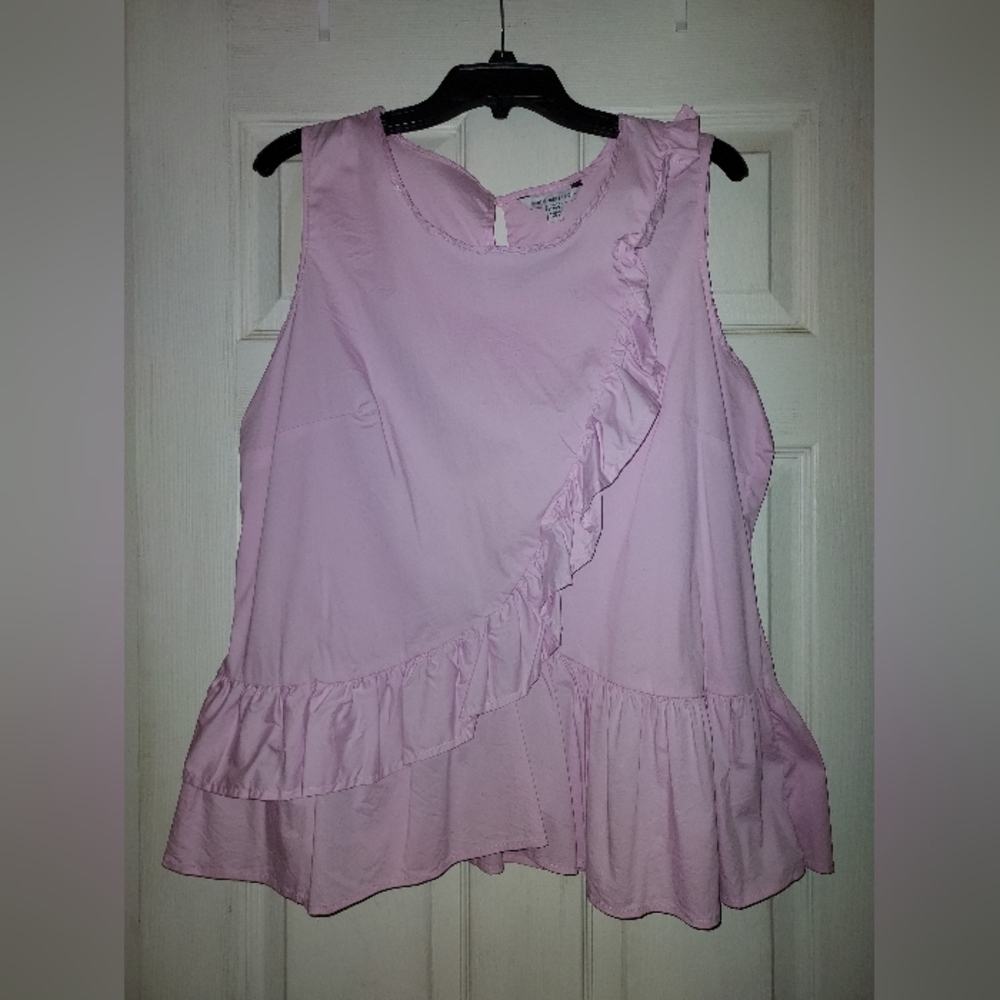 Signature studio womens pink fuffled top size XL